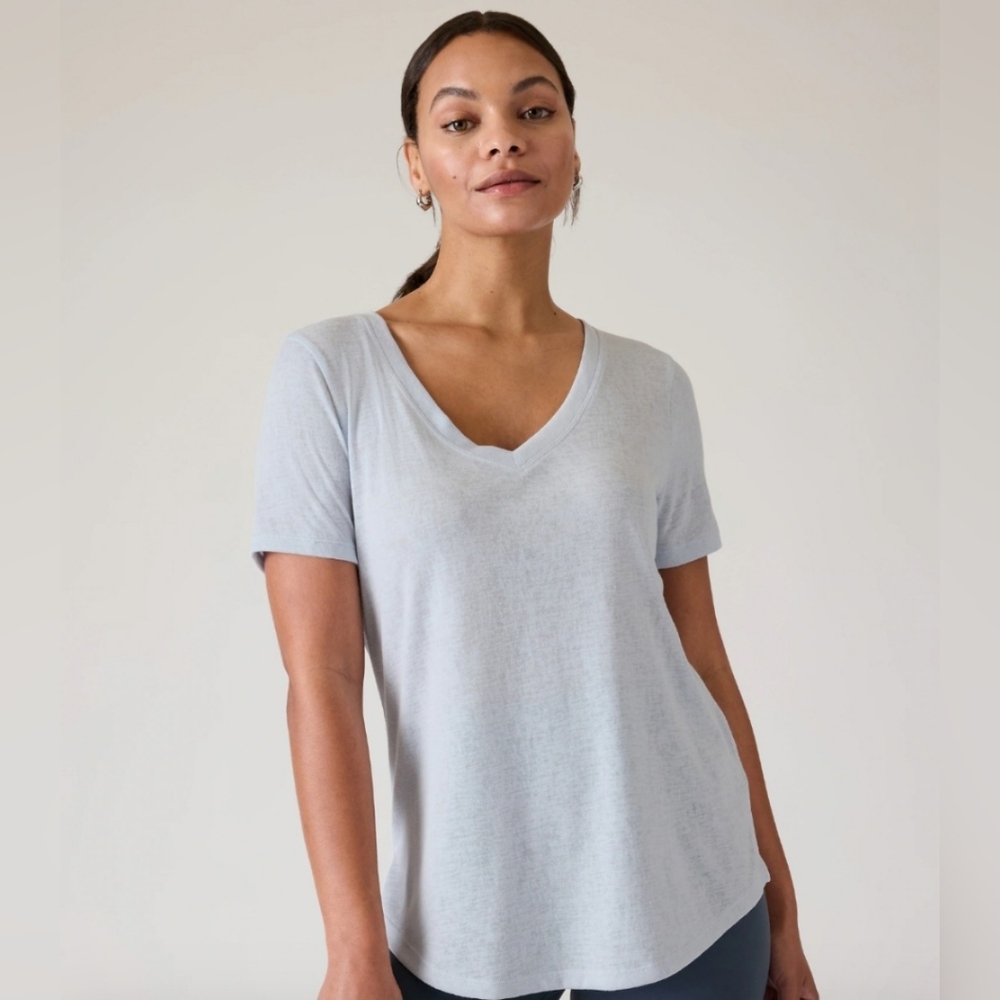 Athleta BREEZY SCOOP V-NECK-T; Pale Blue; Side Slit; XXS-S/M; LONG!